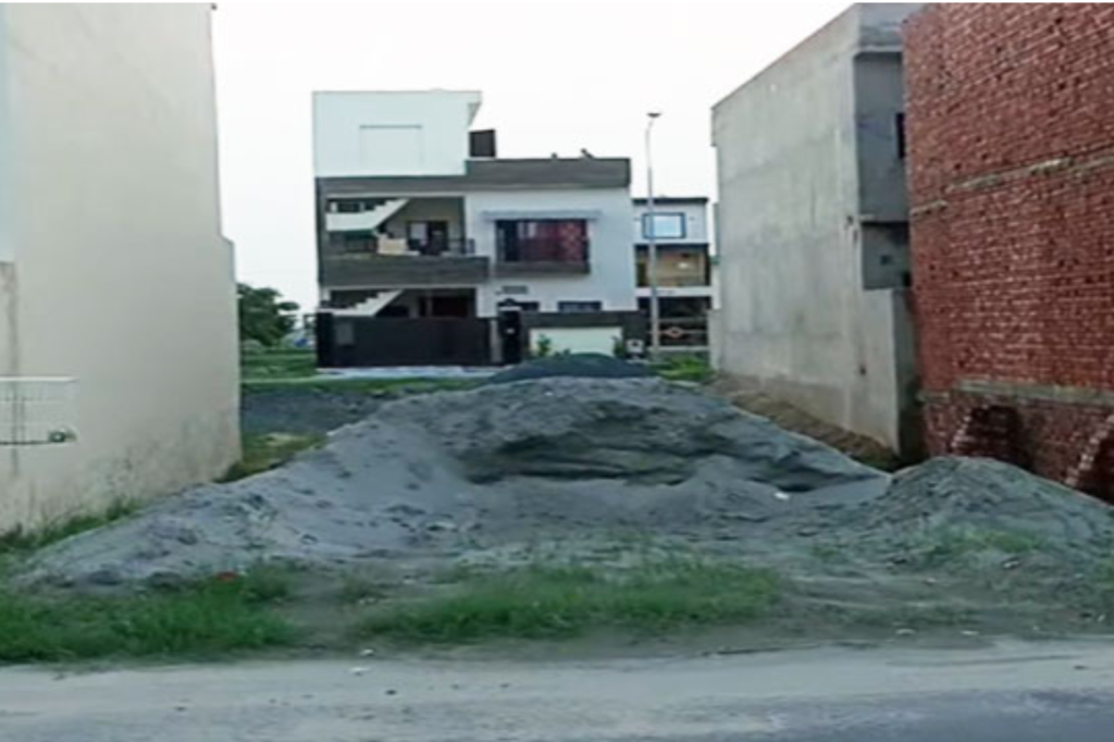 5 Marla Plot For Sale in Lahore