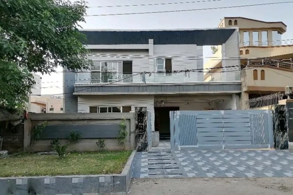 House For Sale in Johar Town Lahore